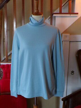 CROFT & BARROW Women's Turtleneck Long Sleeve Sea Blue Tee - LARGE